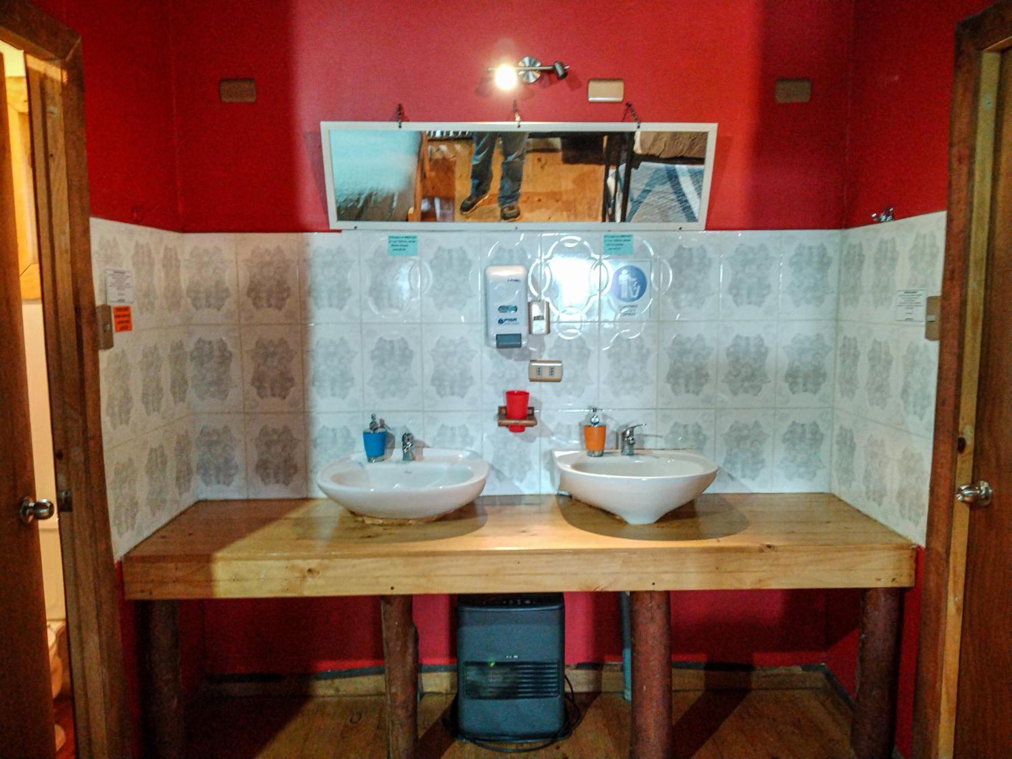 Hostal & Cabanas Luna Del Sur Cucao Ngoại thất bức ảnh